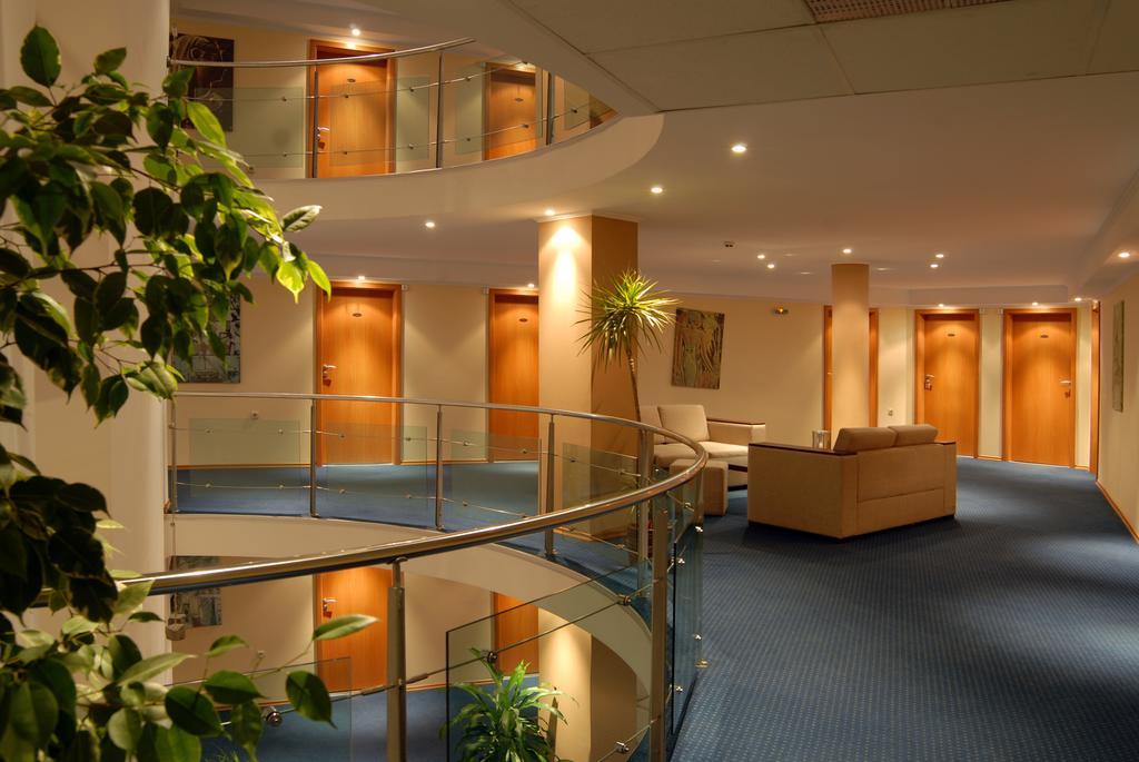 Hotel Luxor Burgas ภายนอก รูปภาพ