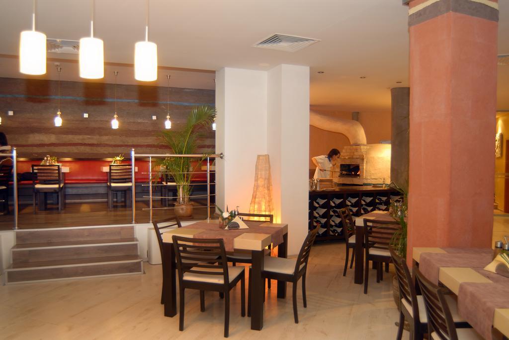 Hotel Luxor Burgas ภายนอก รูปภาพ
