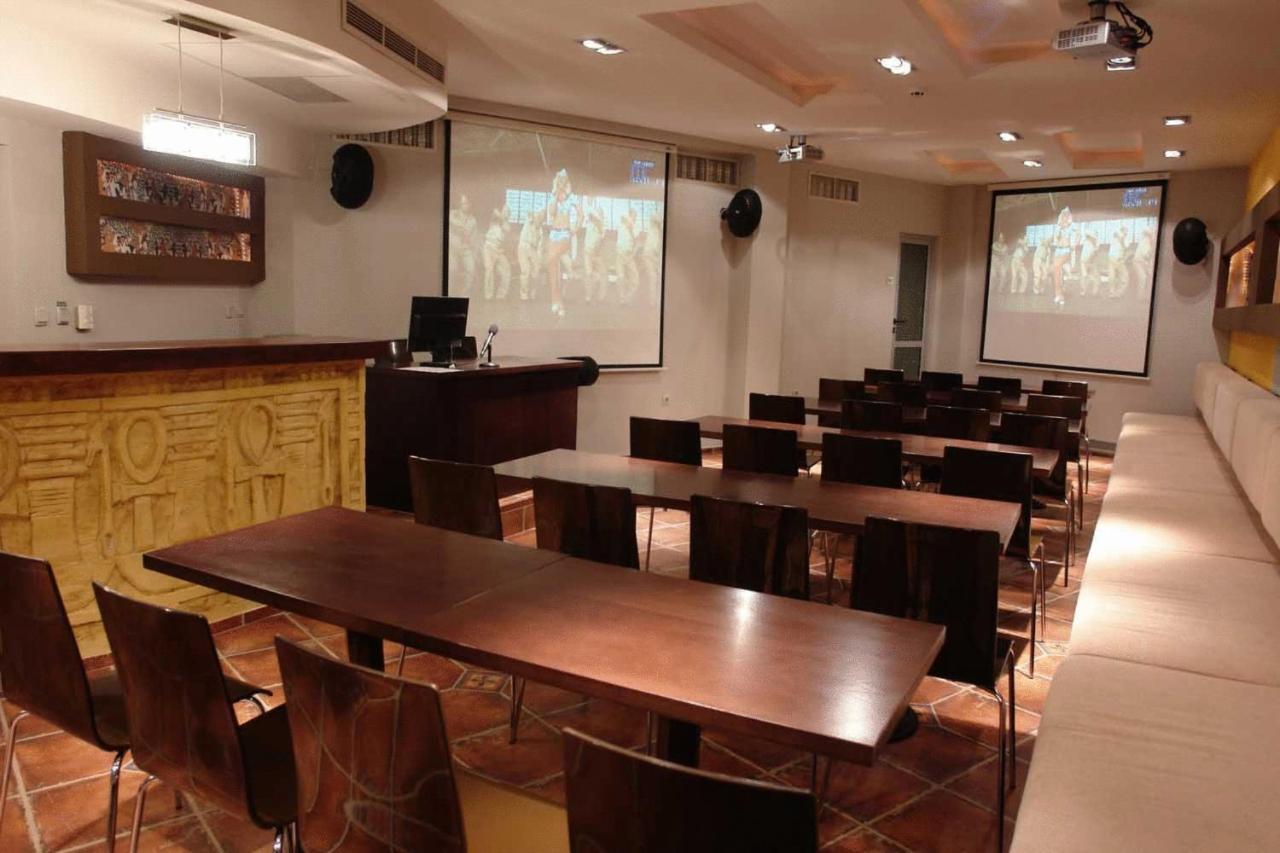 Hotel Luxor Burgas ภายนอก รูปภาพ